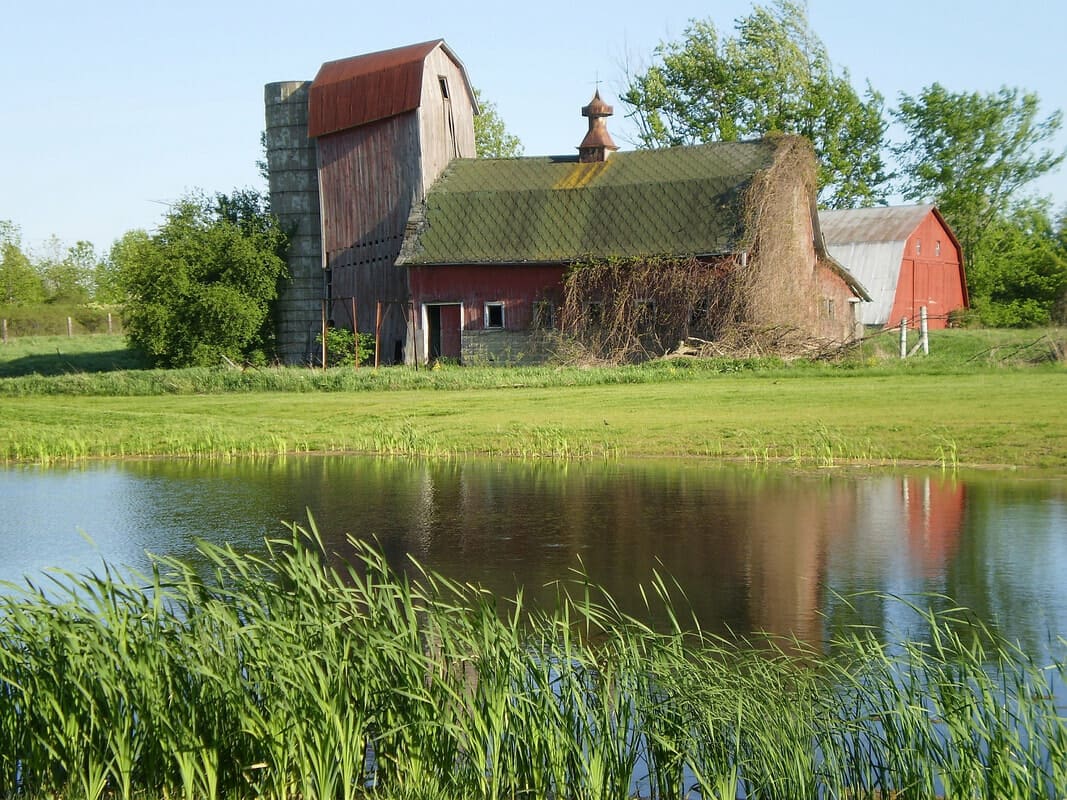 barn-370188-1920_orig